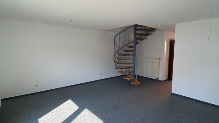 3-ZKB Maisonette-Wohnung mit Dachterrasse und Stellplatz