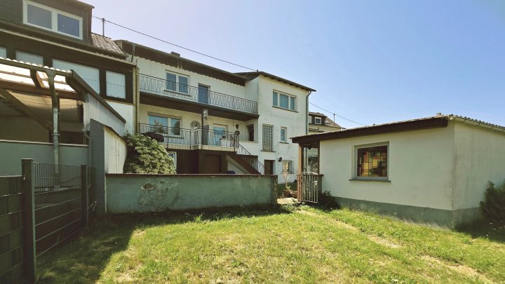 RESERVIERT // 1-2 Familienhaus Haus mit schönem Blick ins Grüne