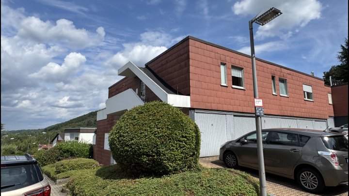 Großzügige Eigentumswohnung mit Fernblick in Saarbrücken - Uni Nähe