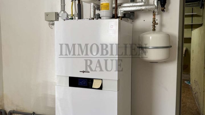 GEPFLEGTES, FREISTEHENDES 1 FAMILIENHAUS MIT GARTEN UND 2 GARAGEN IN SULZBACH - SOFORT FREI