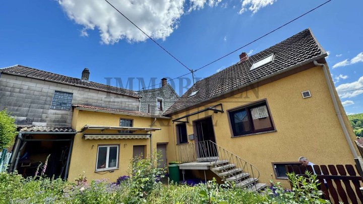 GEPFLEGTES, FREISTEHENDES 1 FAMILIENHAUS MIT GARTEN UND 2 GARAGEN IN SULZBACH - SOFORT FREI