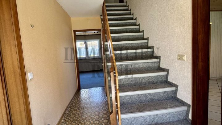 GEPFLEGTES, FREISTEHENDES 1 FAMILIENHAUS MIT GARTEN UND 2 GARAGEN IN SULZBACH - SOFORT FREI