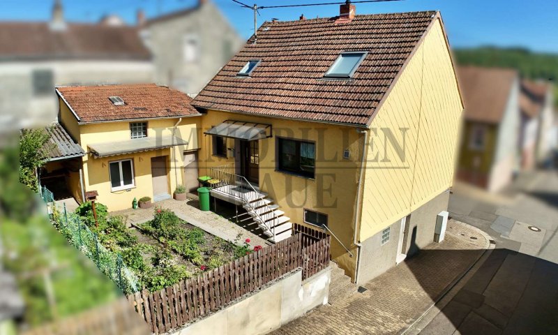 GEPFLEGTES, FREISTEHENDES 1 FAMILIENHAUS MIT GARTEN UND 2 GARAGEN IN SULZBACH - SOFORT FREI