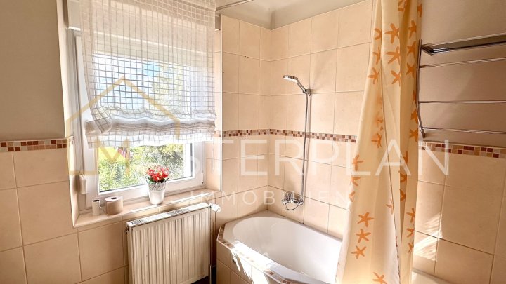 Einfamilienhaus mit Garten und PV Anlage