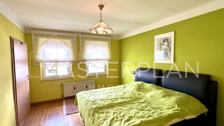 Einfamilienhaus mit Garten und PV Anlage