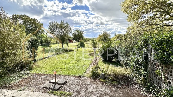 Einfamilienhaus mit Garten und PV Anlage