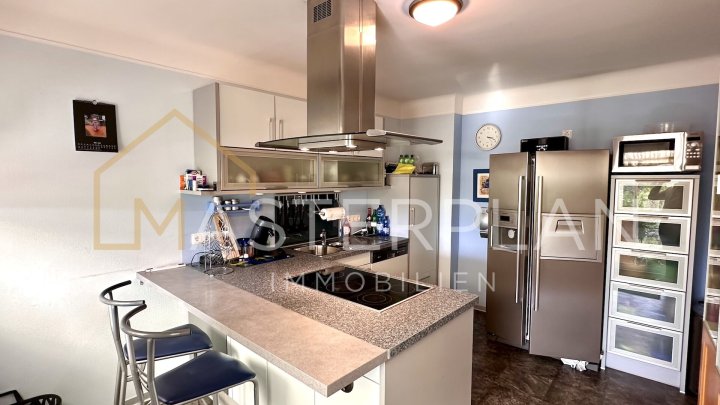 Einfamilienhaus mit Garten und PV Anlage