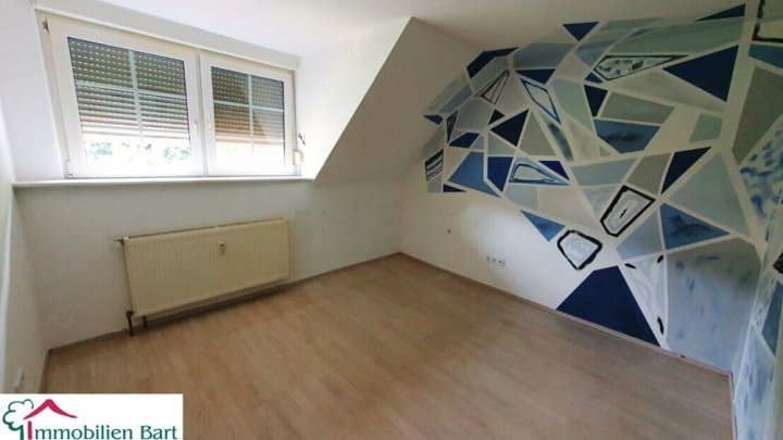 IDEAL FÜR TIERFREUNDE: 219 M² WOHNHAUS AUF 26 AR!