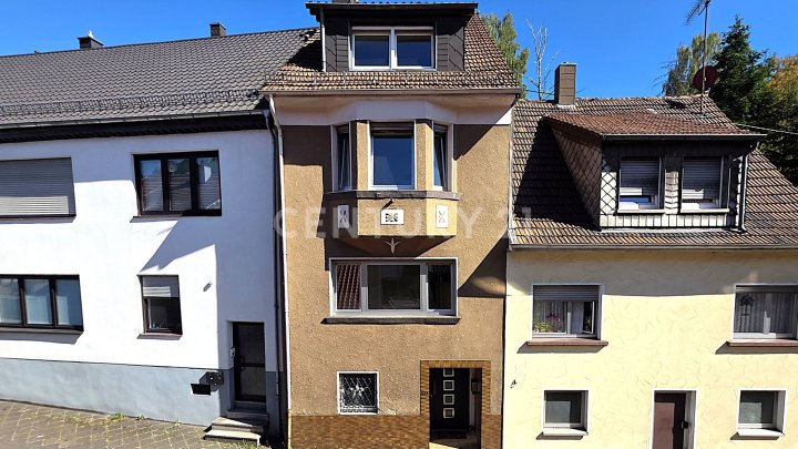 Attraktives Reihenmittelhaus als alternative zur Eigentumswohnung mit Balkon und Terrasse in Spiesen