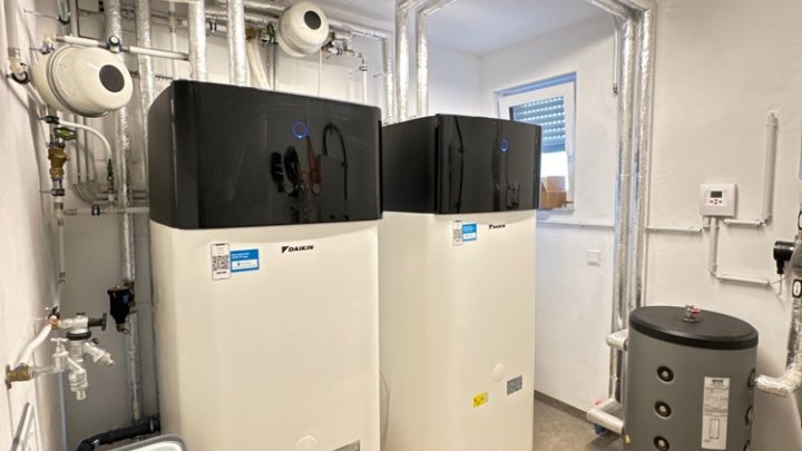 Neuwertiges Penthouse mit EBK + 3 Stellplätzen in Energie-Effizienzhaus