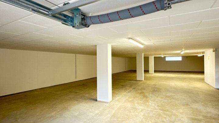 Neuwertiges Penthouse mit EBK + 3 Stellplätzen in Energie-Effizienzhaus