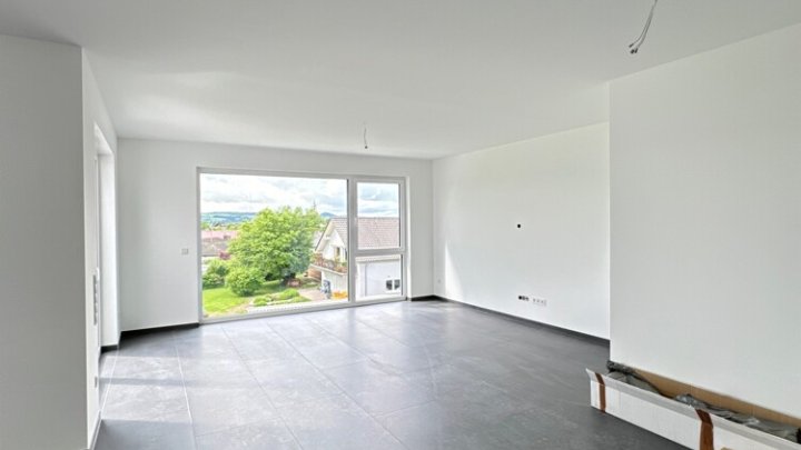Neuwertiges Penthouse mit EBK + 3 Stellplätzen in Energie-Effizienzhaus