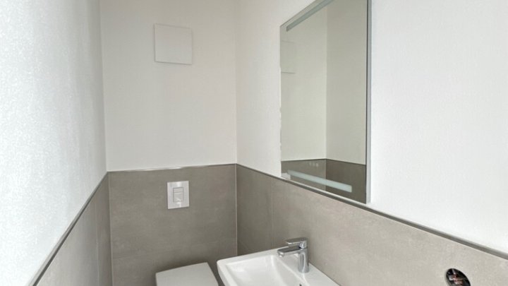 Neuwertiges Penthouse mit EBK + 3 Stellplätzen in Energie-Effizienzhaus