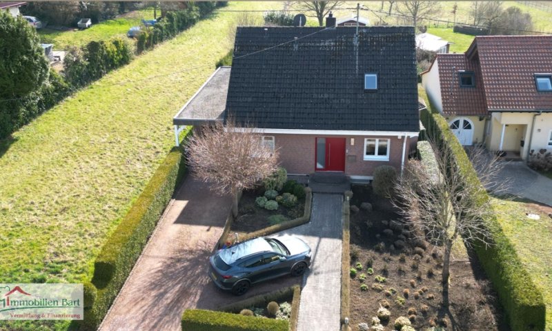 EINZIEHEN & WOHLFÜHLEN - HOCHWERTIGES WOHNHAUS MIT GARTEN UND GARAGE!