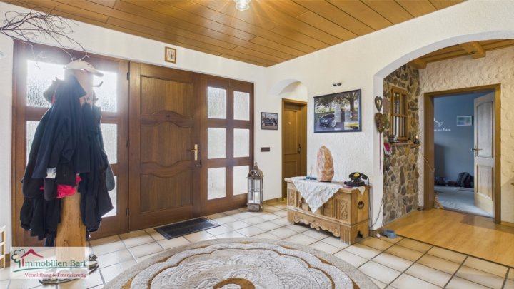 GEMÜTLICHES WOHNHAUS IN TOP LAGE VON LOSHEIM AM SEE!