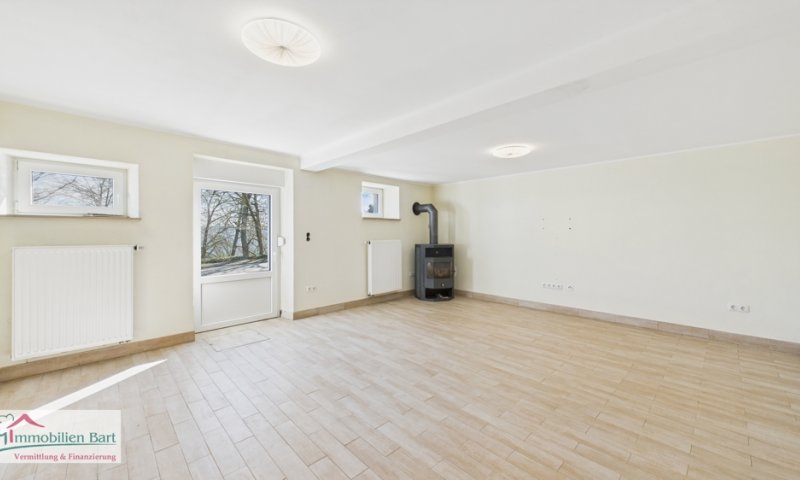 KIRF-MEURICH: TEILRENOVIERTES 216 M² WOHNHAUS MIT VIEL POTENZIAL!