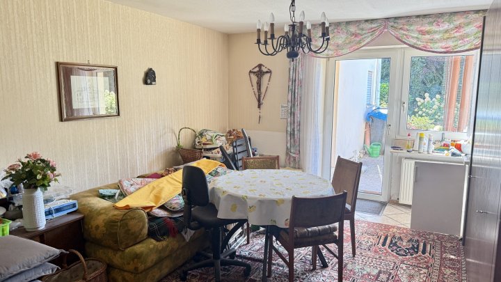 Freistehendes Einfamilienhaus mit Einliegerwohnung und großem Grundstück in Lebach OT zu verkaufen