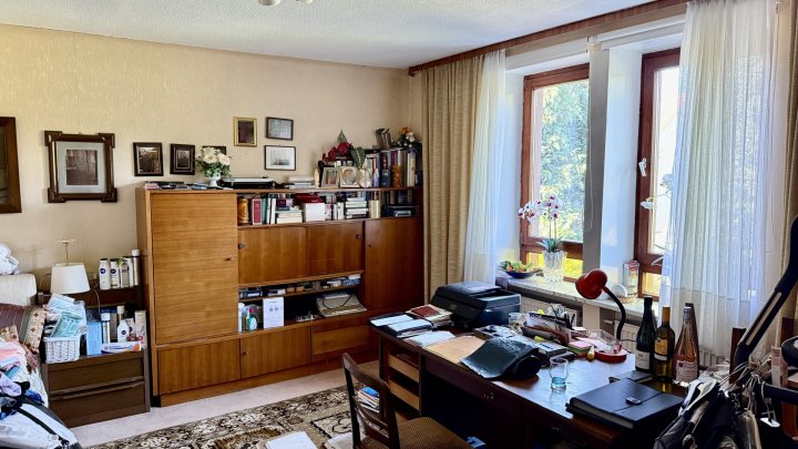 Freistehendes Einfamilienhaus mit Einliegerwohnung und großem Grundstück in Lebach OT zu verkaufen