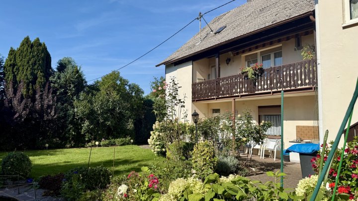 Freistehendes Einfamilienhaus mit Einliegerwohnung und großem Grundstück in Lebach OT zu verkaufen