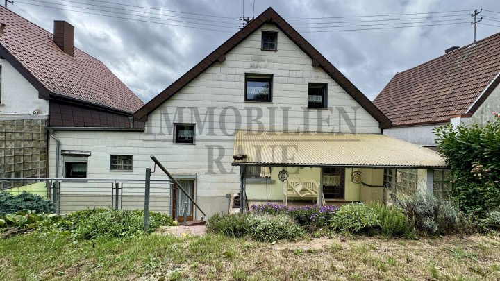 VIEL PLATZ FÜR DIE GANZE FAMILIE - EINFAMILIENHAUS MIT GARTEN IN RUHIGER LAGE VON QUIERSCHIED