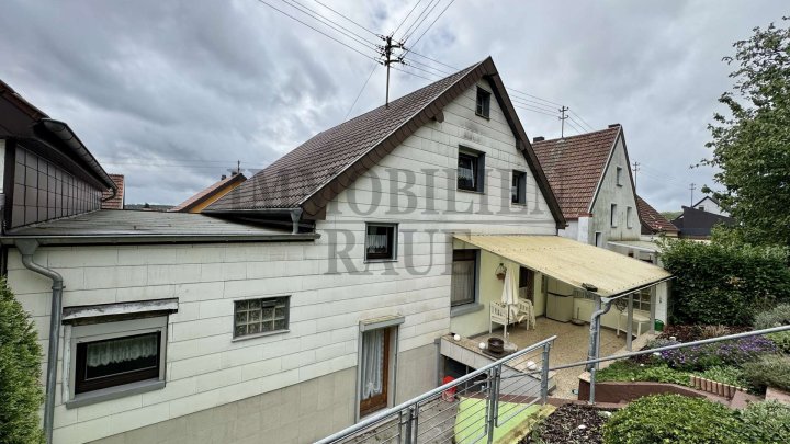 VIEL PLATZ FÜR DIE GANZE FAMILIE - EINFAMILIENHAUS MIT GARTEN IN RUHIGER LAGE VON QUIERSCHIED