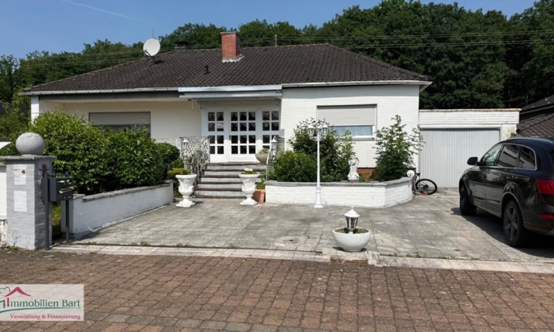 PERL: WOHNHAUS IN TOP-LAGE AM WALDRAND