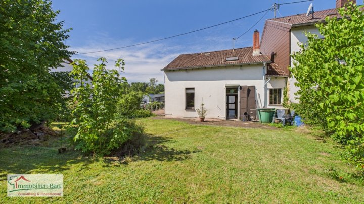 BECKINGEN: WOHNHAUS MIT GARTEN UND GARAGE!