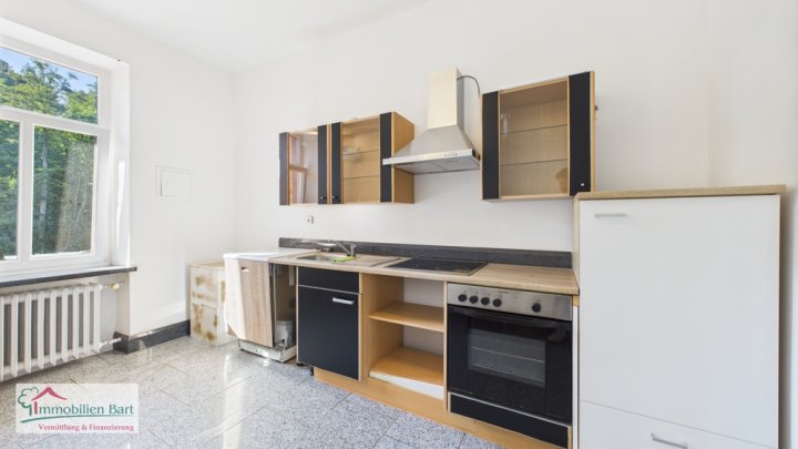 NALBACH: VILLA / BÜROGEBÄUDE AUF 30 AR!
