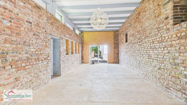 NALBACH: VILLA / BÜROGEBÄUDE AUF 30 AR!