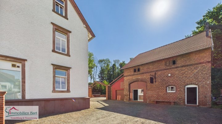 NALBACH: VILLA / BÜROGEBÄUDE AUF 30 AR!