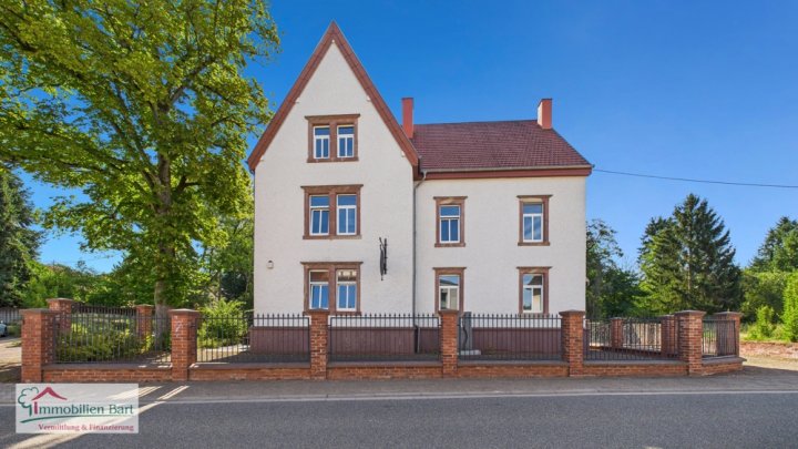 NALBACH: VILLA / BÜROGEBÄUDE AUF 30 AR!