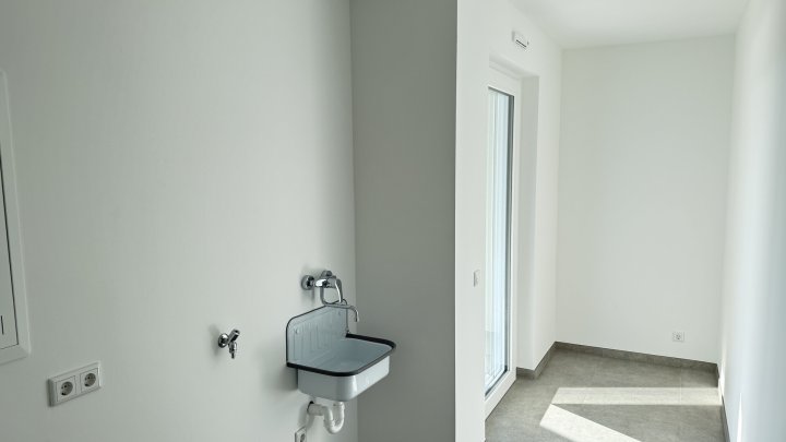 Erstbezug: Penthouse mit einmaliger Dachterrasse in zentraler Lage von Siersburg zu verkaufen