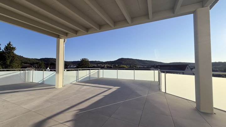 Erstbezug: Penthouse mit einmaliger Dachterrasse in zentraler Lage von Siersburg zu verkaufen