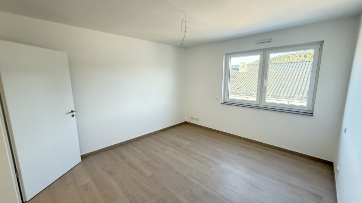 Erstbezug: Penthouse mit einmaliger Dachterrasse in zentraler Lage von Siersburg zu verkaufen