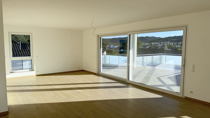 Erstbezug: Penthouse mit einmaliger Dachterrasse in zentraler Lage von Siersburg zu verkaufen