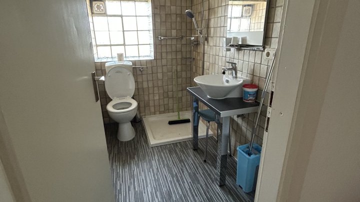 Liebhaberobjekt - einseitig angebautes historisches Vierfamilienhaus in Illingen zu verkaufen