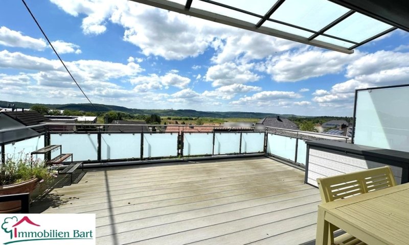 SOFORT BEZUGSFERTIG! / SICHT NACH LUXEMBURG! 120 M² WOHNUNG MIT GARTEN UND GARAGE