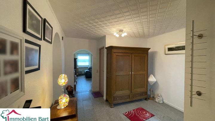 SOFORT BEZUGSFERTIG! / SICHT NACH LUXEMBURG! 120 M² WOHNUNG MIT GARTEN UND GARAGE