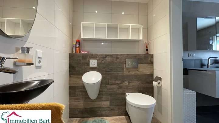 SOFORT BEZUGSFERTIG! / SICHT NACH LUXEMBURG! 120 M² WOHNUNG MIT GARTEN UND GARAGE