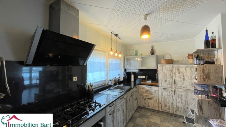 SOFORT BEZUGSFERTIG! / SICHT NACH LUXEMBURG! 120 M² WOHNUNG MIT GARTEN UND GARAGE