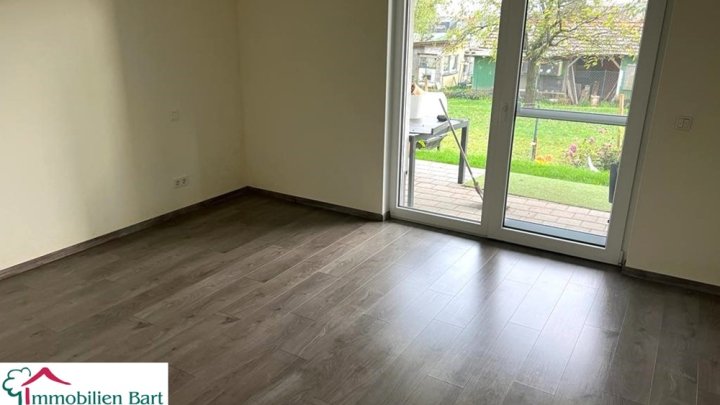 LOSHEIM AM SEE: NEUWERTIGE 97 M² EG WOHNUNG MIT SICHT INS GRÜNE! SOFORT FREI!