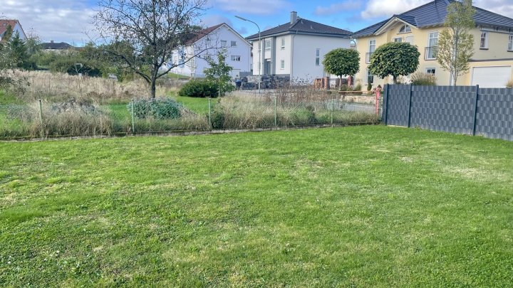 Freistehendes Ein-/Zweifamilienhaus in guter Lage von Beckingen-Düppenweiler zu verkaufen