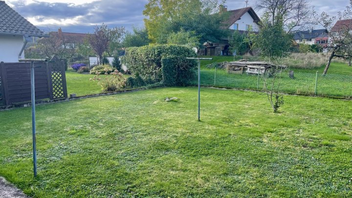 Freistehendes Ein-/Zweifamilienhaus in guter Lage von Beckingen-Düppenweiler zu verkaufen