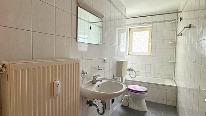 Renovierte 4 ZKB-Dachgeschosswohnung in zentraler Lage Rastpfuhl