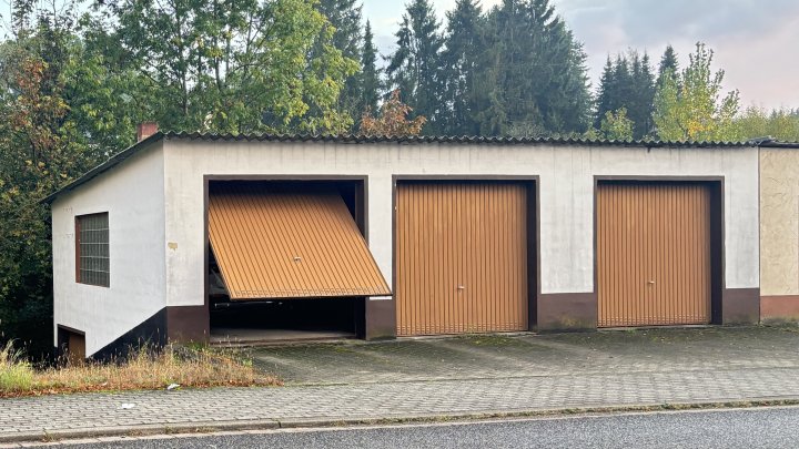 Ein-Zweifamilienhaus in Fischbach