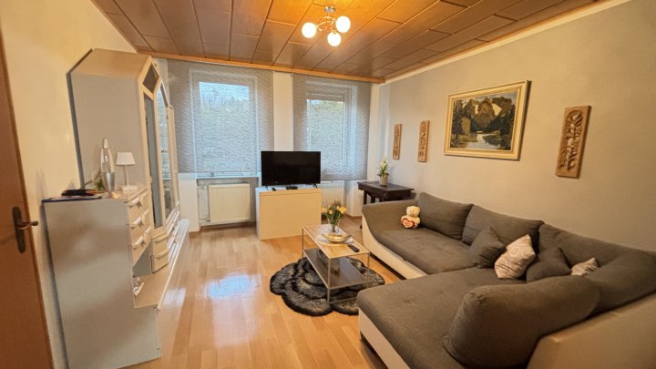 Ein-Zweifamilienhaus in Fischbach