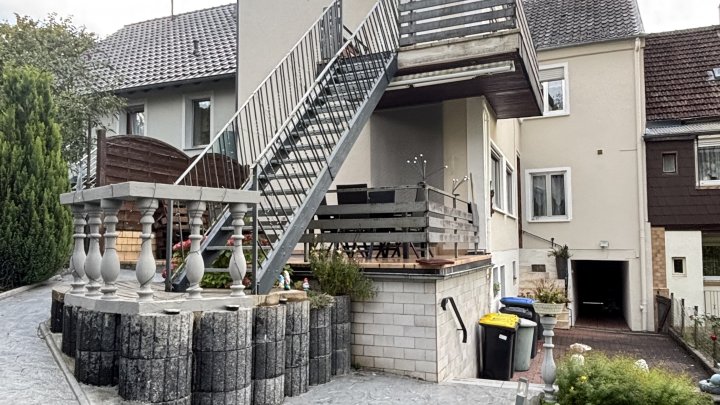 Ein-Zweifamilienhaus in Fischbach