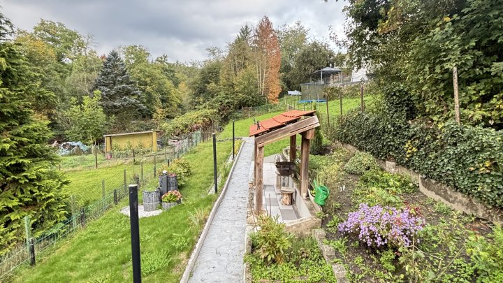 Ein-Zweifamilienhaus in Fischbach