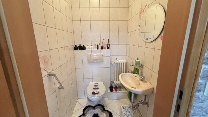 Ein-Zweifamilienhaus in Fischbach