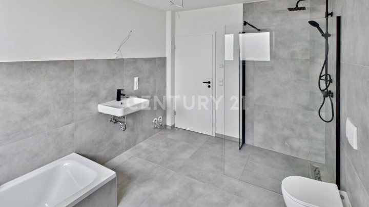 Schönenberg-Kübelberg – Neubau-Erstbezug: Barrierefreie 3-Zimmer-Wohnung mit Wohlfühlcharakter